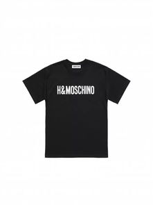 G知 H M與Moschino攜手聯(lián)名，跨界潮流席卷生活全場(chǎng)景